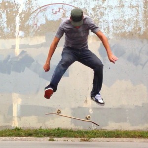 skateboardhere heelflip